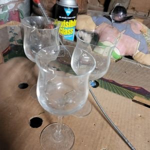 Set of 3 wine glasses